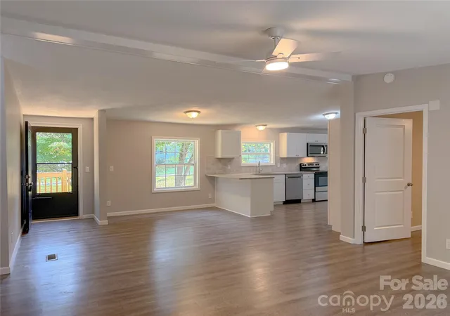 Photo 4 of Single family home for sale at 3363 Stony Brk Cir, Newton, NC 28658 | MLS# 4423827 | Listing updated on 2026-09-21