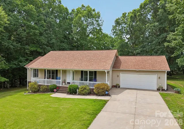 Photo 2 of Single family home for sale at 250 Rumple Hl Dr, Statesville, NC 28677 | MLS# 4423834 | Listing updated on 2026-09-26