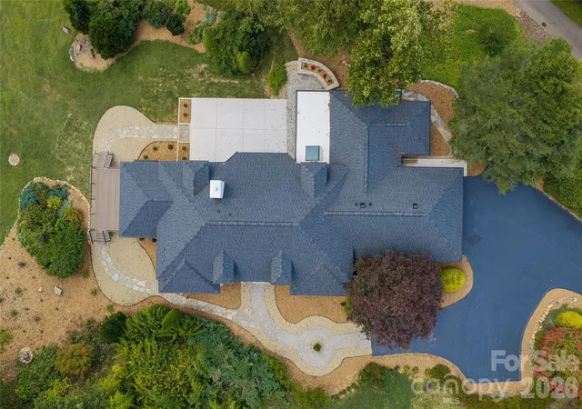 Photo 3 of Single family home for sale at 5 Meadow Ridge Dr, Asheville, NC 28804 | MLS# 4423846 | Listing updated on 2026-10-08