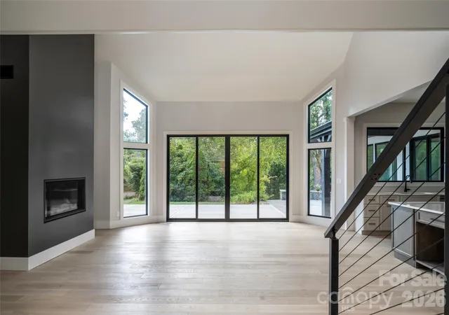 Photo 4 of Single family home for sale at 5 Meadow Ridge Dr, Asheville, NC 28804 | MLS# 4423846 | Listing updated on 2026-10-08