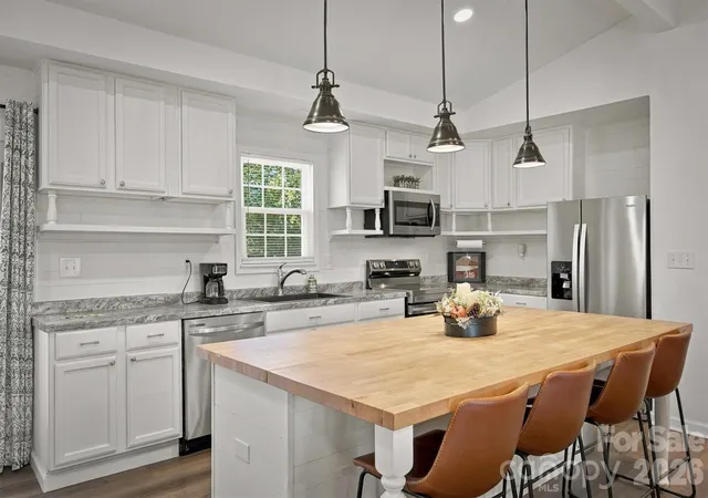 Photo 3 of Single family home for sale at 3034 Heffner Pl, Hudson, NC 28638 | MLS# 4423856 | Listing updated on 2026-09-30