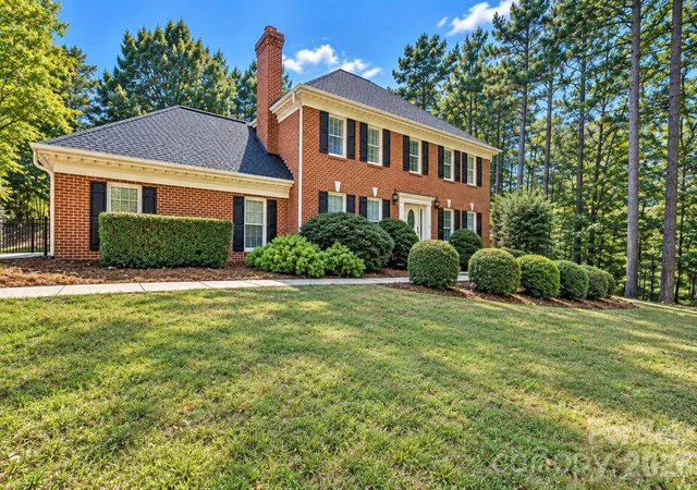 Photo 2 of Single family home for sale at 591 19th Avenue Ln Nw, Hickory, NC 28601 | MLS# 4423857 | Listing updated on 2026-09-12