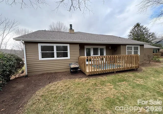 Photo 3 of Townhouse for sale at 13 Laurel Pl Dr, Asheville, NC 28803 | MLS# 4423862 | Listing updated on 2026-10-04