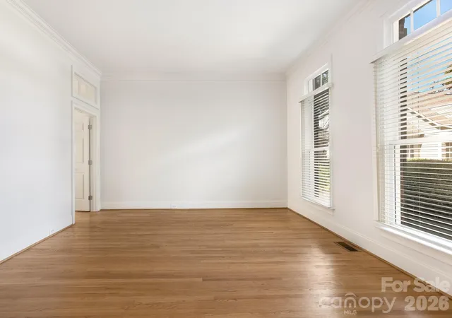 Photo 4 of Single family home for sale at 1105 Randolph Oaks Ct, Charlotte, NC 28211 | MLS# 4423883 | Listing updated on 2026-09-15