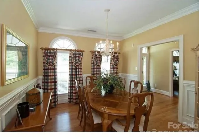 Photo 3 of Single family home for sale at 122 Upper Oak Dr, Statesville, NC 28625 | MLS# 4423893 | Listing updated on 2026-10-07