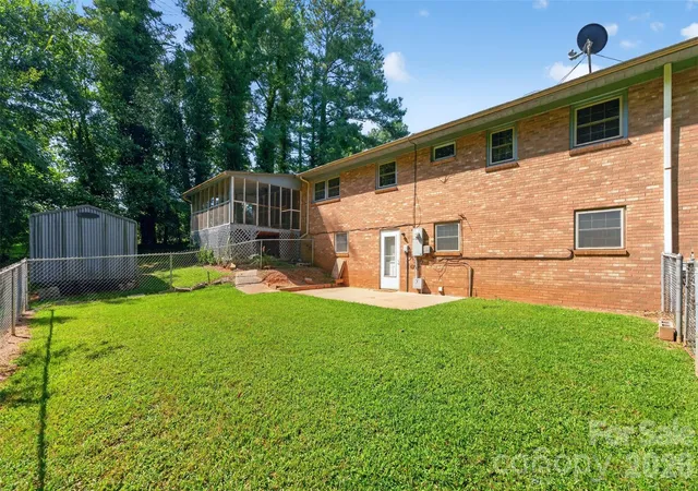 Photo 3 of Single family home for sale at 632 Wildlife Access Rd, Hickory, NC 28601 | MLS# 4423903 | Listing updated on 2026-09-12