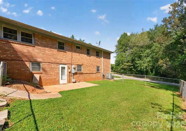 Photo 4 of Single family home for sale at 632 Wildlife Access Rd, Hickory, NC 28601 | MLS# 4423903 | Listing updated on 2026-09-12