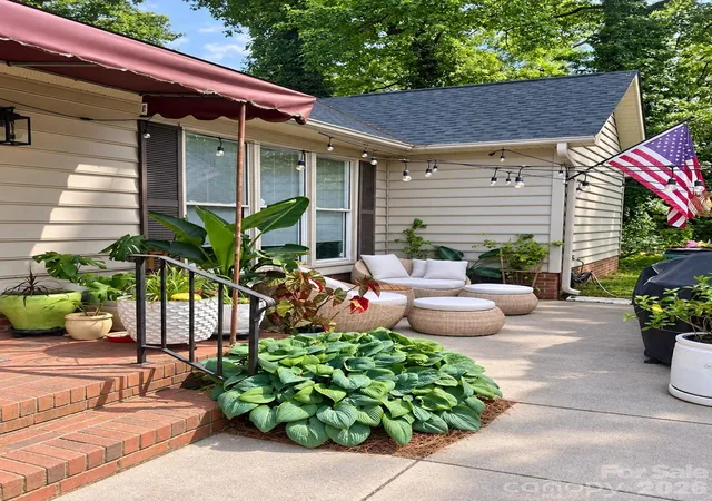 Photo 3 of Single family home for sale at 5935 Crape Myrtle Ln, Charlotte, NC 28216 | MLS# 4423920 | Listing updated on 2026-09-29
