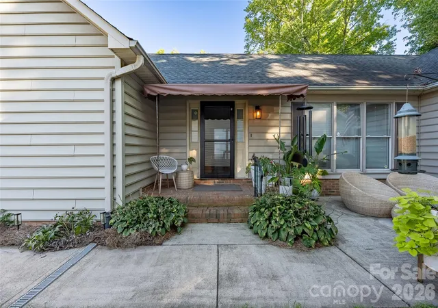 Photo 2 of Single family home for sale at 5935 Crape Myrtle Ln, Charlotte, NC 28216 | MLS# 4423920 | Listing updated on 2026-09-29