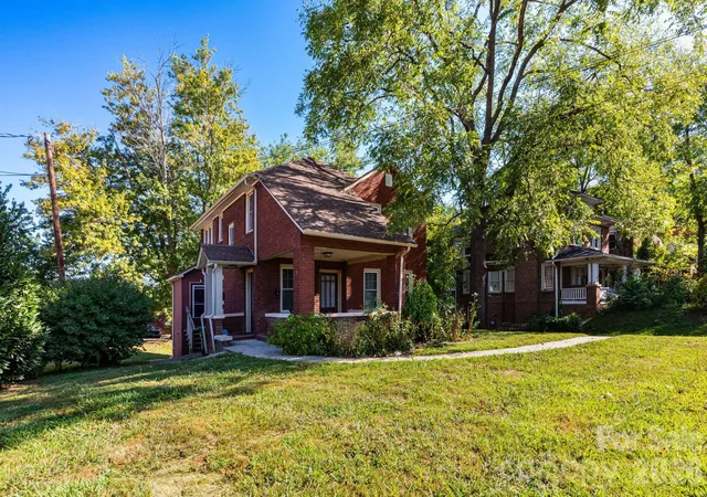 Single family home for sale at 16 Gracelyn Rd, Asheville, NC 28804 | MLS# 4423922