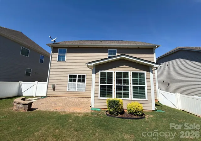 Photo 15 of Single family home for sale at 5015 Sea Cliff Ln, Lancaster, SC 29720 | MLS# 4423953 | Listing updated on 2026-10-20
