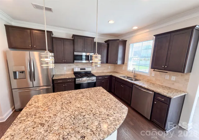 Photo 2 of Single family home for sale at 5015 Sea Cliff Ln, Lancaster, SC 29720 | MLS# 4423953 | Listing updated on 2026-10-08