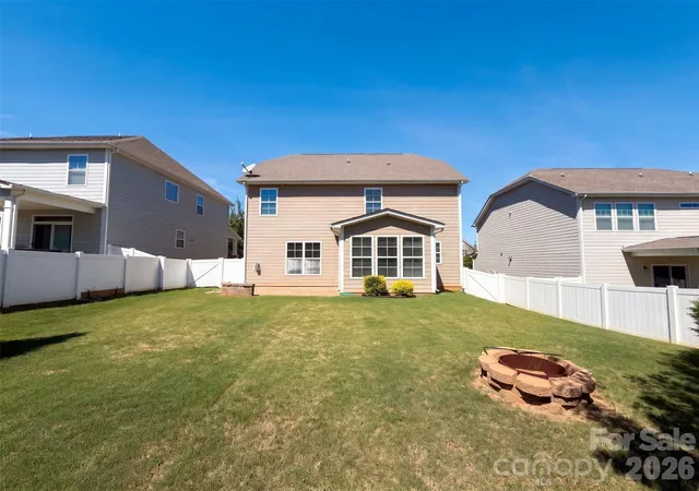 Photo 4 of Single family home for sale at 5015 Sea Cliff Ln, Lancaster, SC 29720 | MLS# 4423953 | Listing updated on 2026-10-08