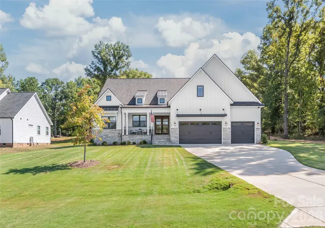 Photo 2 of Single family home for sale at 188 Heartland Dr, Rock Hill, SC 29732 | MLS# 4423954 | Listing updated on 2026-09-13