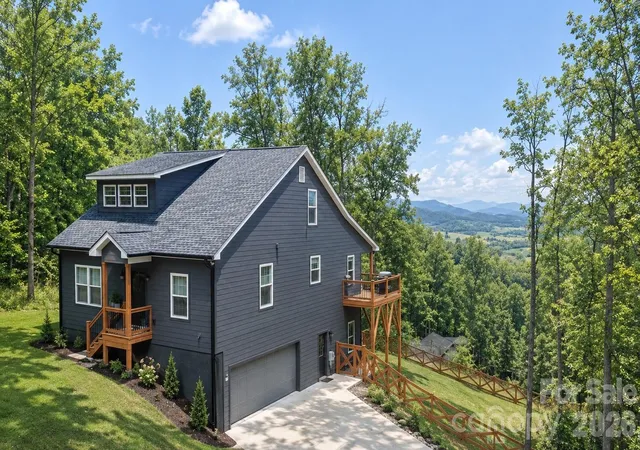 Photo 2 of Single family home for sale at 71 View Ridge Pkwy, Leicester, NC 28748 | MLS# 4423955 | Listing updated on 2026-10-06