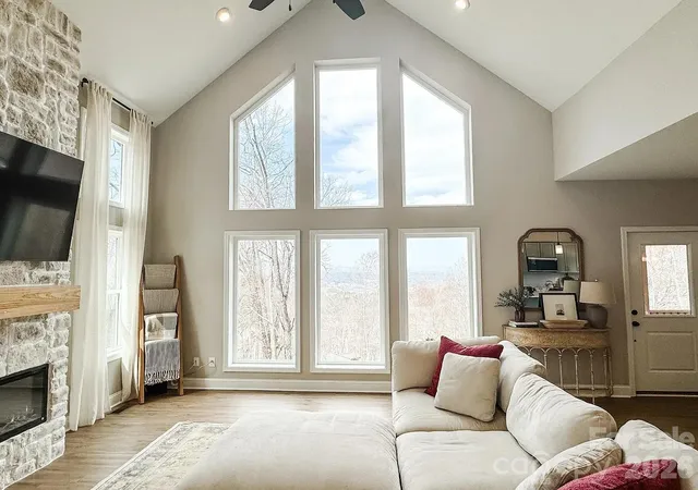 Photo 3 of Single family home for sale at 71 View Ridge Pkwy, Leicester, NC 28748 | MLS# 4423955 | Listing updated on 2026-10-06
