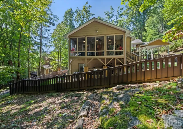 Photo 4 of Single family home for sale at 100 Loafer Ln, Waynesville, NC 28785 | MLS# 4423967 | Listing updated on 2026-10-08
