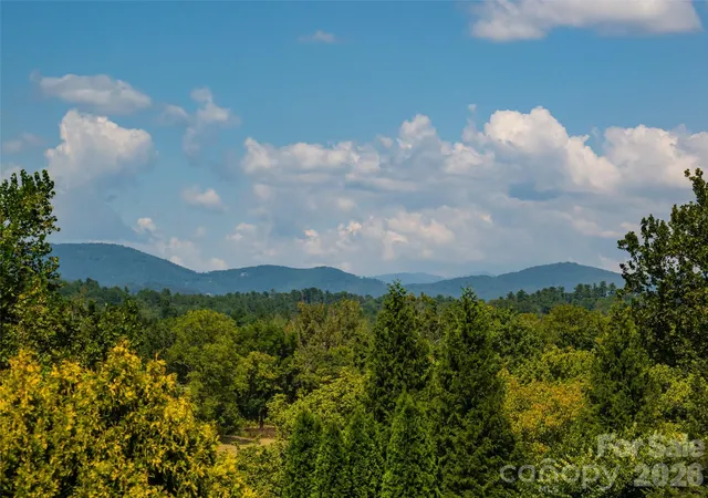 Photo 2 of Single family home for sale at 3 Blue Heron Dr, Fletcher, NC 28732 | MLS# 4423968 | Listing updated on 2026-10-04