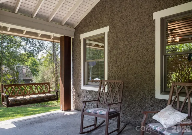 Photo 4 of Single family home for sale at 3 Blue Heron Dr, Fletcher, NC 28732 | MLS# 4423968 | Listing updated on 2026-10-04