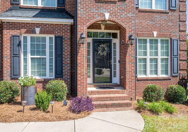 Photo 2 of Single family home for sale at 4708 Mcdade Ln, Gastonia, NC 28056 | MLS# 4423980 | Listing updated on 2026-09-20