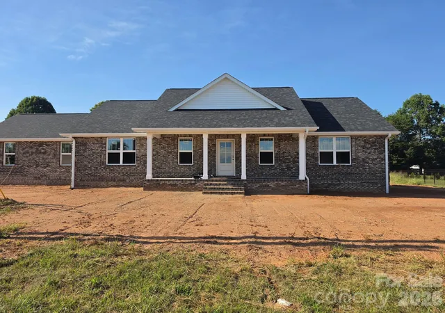 Photo 1 of Single family home for sale at 3684 Woodgreen Dr, Lincolnton, NC 28092 | MLS# 4423982 | Listing updated on 2026-09-12