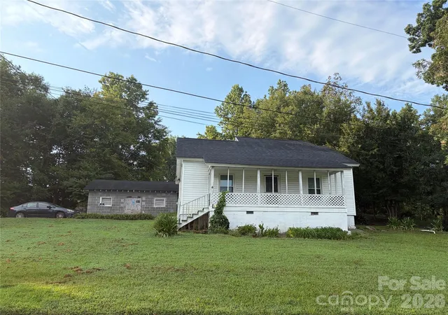 Photo 1 of Single family home for sale at 11 Republic St, Great Falls, SC 29055 | MLS# 4423991 | Listing updated on 2026-09-23