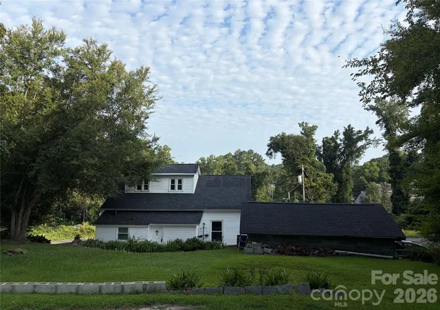 Photo 2 of Single family home for sale at 11 Republic St, Great Falls, SC 29055 | MLS# 4423991 | Listing updated on 2026-09-23