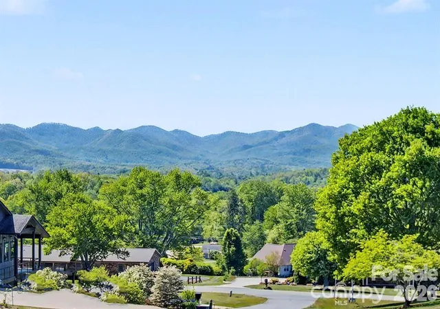 Photo 3 of Single family home for sale at 8 Nottingham Dr, Candler, NC 28715 | MLS# 4424000 | Listing updated on 2026-09-20