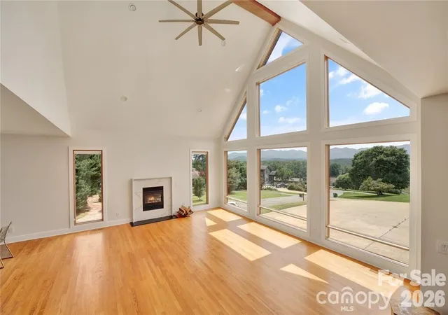 Photo 4 of Single family home for sale at 8 Nottingham Dr, Candler, NC 28715 | MLS# 4424000 | Listing updated on 2026-09-20