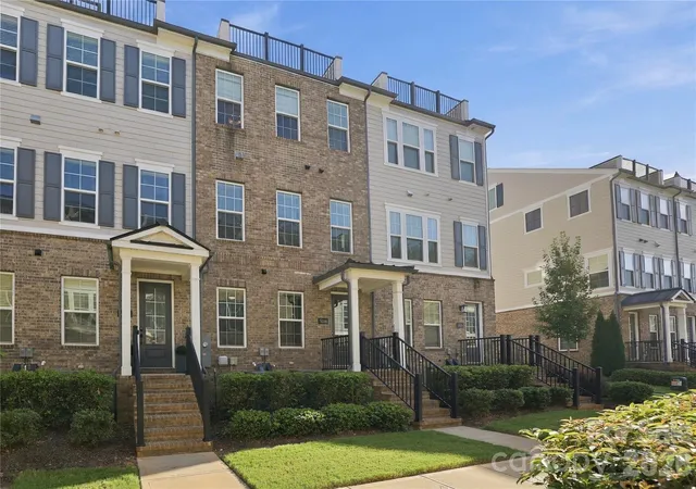 Photo 3 of Townhouse for sale at 5026 Harrowsmith Ln, Charlotte, NC 28204 | MLS# 4424006 | Listing updated on 2026-10-02