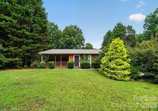 Single family home for sale at 101 White Rock Rd, Grover, NC 28073 | MLS# 4424008
