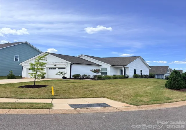 Photo 3 of Single family home for sale at 24101 Sailfish Dr #1152, Lancaster, SC 29720 | MLS# 4424013 | Listing updated on 2026-10-07
