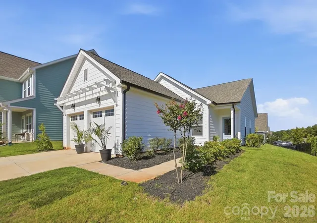 Photo 2 of Single family home for sale at 24101 Sailfish Dr #1152, Lancaster, SC 29720 | MLS# 4424013 | Listing updated on 2026-10-07