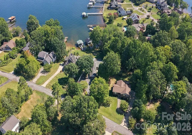 Photo 32 of Single family home for sale at 4954 Moonlite Bay Dr, Sherrills Ford, NC 28673 | MLS# 4424016 | Listing updated on 2026-09-13