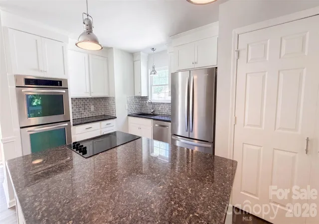 Photo 2 of Single family home for sale at 6226 Dumont Ln, Charlotte, NC 28269 | MLS# 4424023 | Listing updated on 2026-09-12