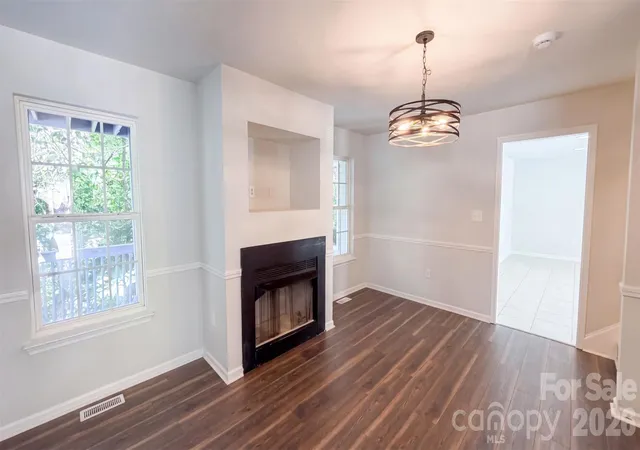 Photo 3 of Single family home for sale at 6226 Dumont Ln, Charlotte, NC 28269 | MLS# 4424023 | Listing updated on 2026-09-25