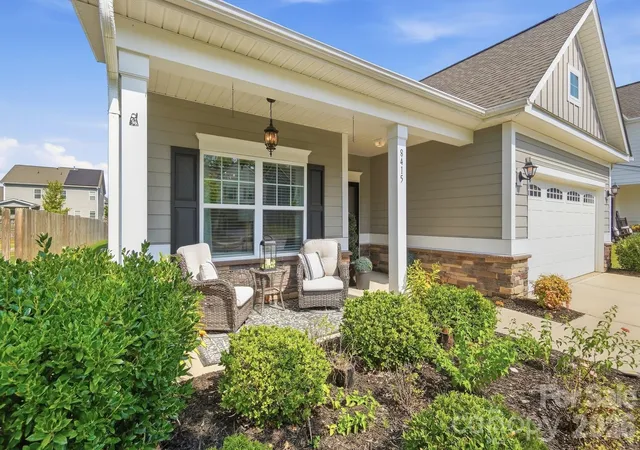 Photo 1 of Single family home for sale at 8415 Dumphries Dr, Huntersville, NC 28078 | MLS# 4424053 | Listing updated on 2026-09-23