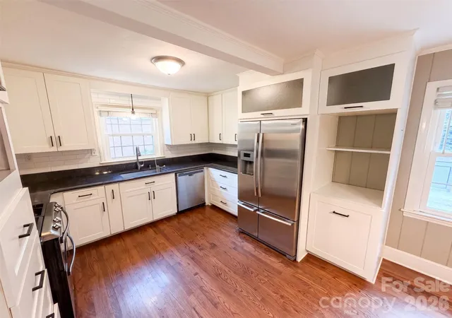 Photo 2 of Single family home for sale at 1527 Burnley Rd, Charlotte, NC 28210 | MLS# 4424058 | Listing updated on 2026-09-30