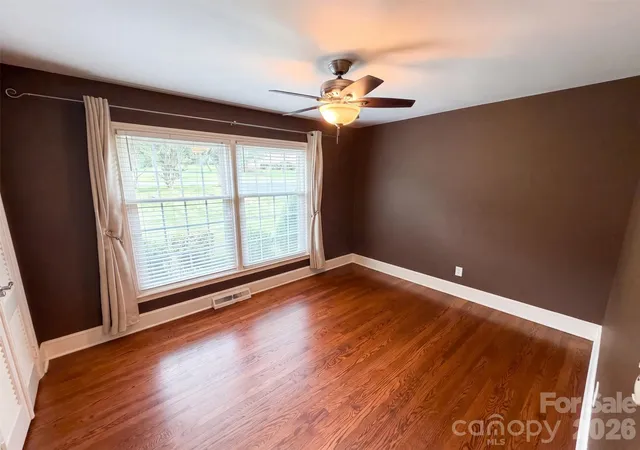 Photo 3 of Single family home for sale at 1527 Burnley Rd, Charlotte, NC 28210 | MLS# 4424058 | Listing updated on 2026-10-30