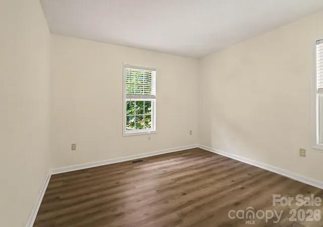 Photo 3 of Single family home for sale at 7 Firestone Ct, Etowah, NC 28729 | MLS# 4424060 | Listing updated on 2026-09-27