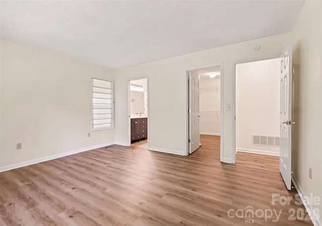 Photo 4 of Single family home for sale at 7 Firestone Ct, Etowah, NC 28729 | MLS# 4424060 | Listing updated on 2026-09-27