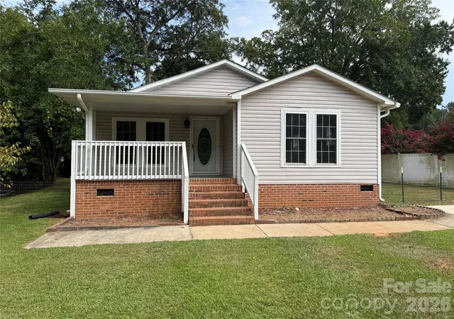 Photo 1 of Single family home for sale at 153 Loomis St, Chester, SC 29706 | MLS# 4424061 | Listing updated on 2026-09-12