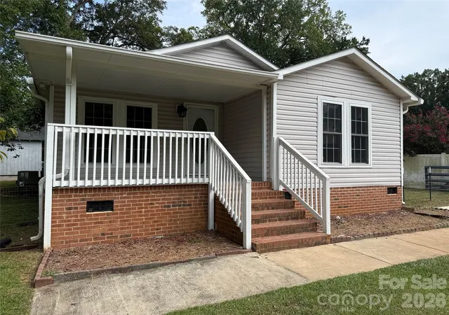 Photo 2 of Single family home for sale at 153 Loomis St, Chester, SC 29706 | MLS# 4424061 | Listing updated on 2026-09-12