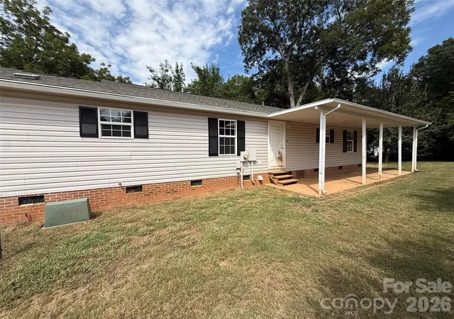 Photo 3 of Single family home for sale at 153 Loomis St, Chester, SC 29706 | MLS# 4424061 | Listing updated on 2026-09-12