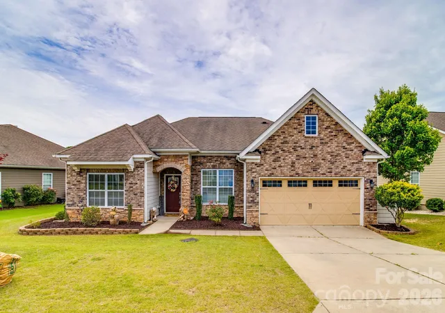 Photo 1 of Single family home for sale at 613 Scarlet Baby Dr, Blythewood, SC 29016 | MLS# 4424065 | Listing updated on 2026-09-13