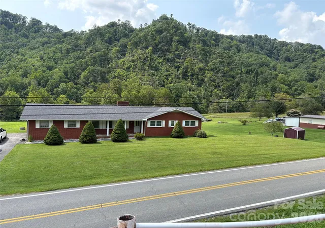 Photo 1 of Single family home for sale at 11141 Nc Hwy 226, Bakersville, NC 28705 | MLS# 4424083 | Listing updated on 2026-09-13