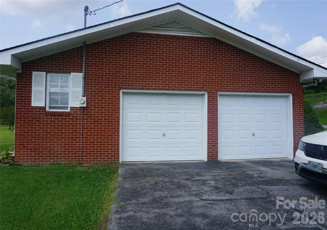 Photo 3 of Single family home for sale at 11141 Nc Hwy 226, Bakersville, NC 28705 | MLS# 4424083 | Listing updated on 2026-09-13