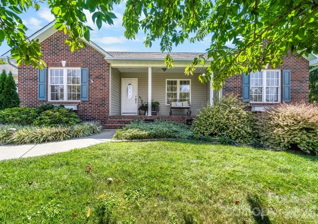 Photo 1 of Single family home for sale at 4391 33rd Street Ln Ne, Hickory, NC 28601 | MLS# 4424086 | Listing updated on 2026-10-06
