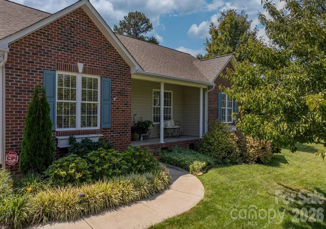 Photo 2 of Single family home for sale at 4391 33rd Street Ln Ne, Hickory, NC 28601 | MLS# 4424086 | Listing updated on 2026-10-06