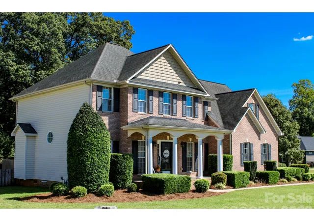 Photo 2 of Single family home for sale at 1058 N Lilac Ln, Salisbury, NC 28147 | MLS# 4424096 | Listing updated on 2026-10-07